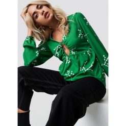 NA-KD Bluzka z wycięciem - Green. Bluzki damskie marki NA-KD. Za 52.95 zł.