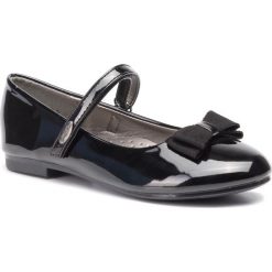 Półbuty Nelli Blu CM0109-3. Czarne półbuty dziewczęce Nelli Blu, bez wzorów, ze skóry ekologicznej, bez zapięcia. Za 49.99 zł.
