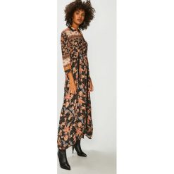 Desigual - Sukienka. Sukienki damskie marki Desigual. W wyprzedaży za 449.90 zł.