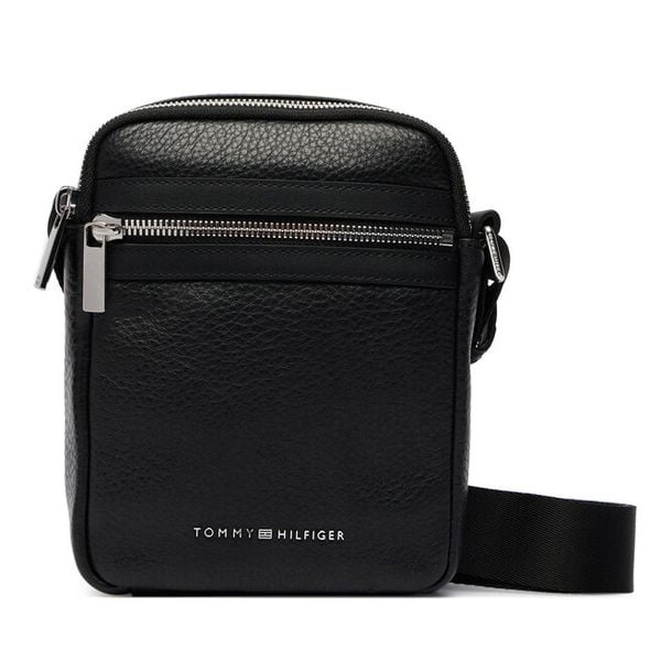 Saszetka Tommy Hilfiger. Czarne saszetki męskie Tommy Hilfiger, młodzieżowe, małe. Za 531.99 zł.