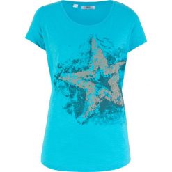 Shirt bawełniany z przędzy mieszankowej, krótki rękaw bonprix błękit laguny z nadrukiem. Bluzki damskie marki bonprix. Za 34.99 zł.