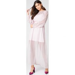 NA-KD Boho Szyfonowa sukienka maxi w kropki - Pink. Sukienki damskie marki NA-KD Boho. Za 80.95 zł.