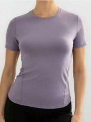 Koszulka sportowa Gym Hard - fioletowy. Fioletowe koszulki sportowe damskie Sinsay, l, bez wzorów, bez kołnierzyka, bez ramiączek. Za 25.99 zł.