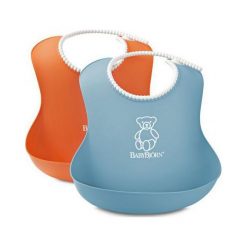 2 śliniaki - pomarańczowy / turkusowy. Śliniaki dla dzieci BABYBJORN. Za 76.99 zł.