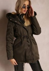 Ciemnozielona Kurtka Parka z Kapturem i Ozdobnym Futerkiem Dioneta. Zielone kurtki damskie Renee, na zimę, l, bez wzorów, z materiału, z kapturem. Za 259.99 zł.