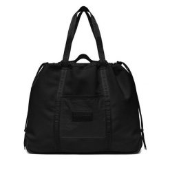 Torebka Hunter. Czarne torebki do ręki damskie Hunter, bez wzorów, bez dodatków. Za 149.99 zł.