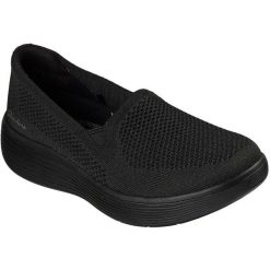 Baleriny damskie Skechers Arch Fit Laguna Adore Her. Czarne baleriny damskie Skechers, bez wzorów, z materiału, bez obcasa. Za 490.00 zł.