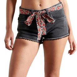 Spodenki turystyczne damskie Superdry Lace Hot. Szare szorty sportowe damskie Superdry., l, bez wzorów, z bawełny, sportowe, trekkingowe. W wyprzedaży za 145.00 zł.