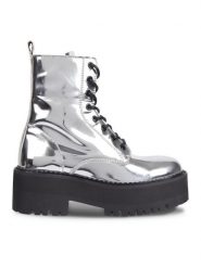 Tommy Jeans Botki Tjw Flatform Zip Up Metallic EN0EN02403 Szary. Szare botki damskie Tommy Jeans, z jeansu, bez obcasa, na płaskiej podeszwie, bez zapięcia. Za 759.99 zł.