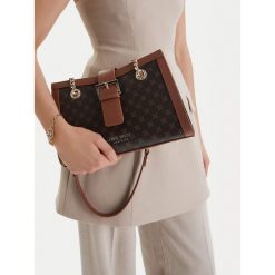 Torebka Nine West. Brązowe torebki do ręki damskie Nine West, bez wzorów, klasyczne, bez dodatków. Za 229.99 zł.