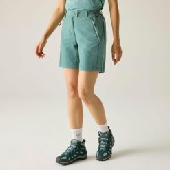 Damskie spodenki górskie II. Zielone szorty sportowe damskie Regatta, s, bez wzorów, z elastanu, sportowe, trekkingowe. Za 229.99 zł.