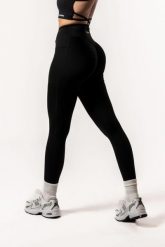 Damskie legginsy Luxe z wysokim stanem i kieszeniami – czarny. Czarne legginsy damskie AESTHETIC WOLF, l, bez wzorów, z elastanu, z podwyższonym stanem, długie, na fitness i siłownię. Za 149.99 zł.