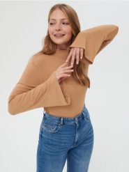 Bluzka - beżowy. Brązowe bluzki damskie Sinsay, l, bez wzorów, z elastanu, bez kołnierzyka, bez ramiączek. W wyprzedaży za 19.99 zł.