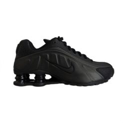Buty damskie sportowe Nike Shox R4 Black Czarne - CW2626-003. Czarne obuwie sportowe damskie Nike, bez wzorów, do koszykówki. Za 537.05 zł.