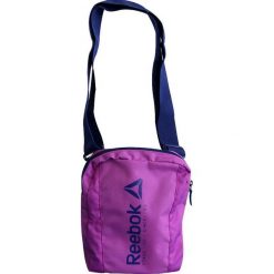 Reebok Torba Found City Bag fioletowa (BP7098). Torby podróżne damskie Reebok. Za 53.59 zł.
