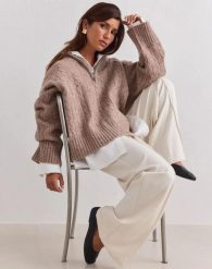 Damska bluza oversize ze splotem warkoczowym Half Zip orzechowa. Brązowe bluzy damskie Aim'n, l, bez wzorów, z dzianiny, bez kaptura. Za 525.00 zł.