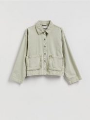 Jeansowa kurtka z kieszeniami - zielony. Zielone kurtki damskie Reserved, l, bez wzorów, z bawełny, bez kaptura. Za 139.99 zł.