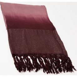 Elegancka apaszka z połyskującą nitką. Szaliki i chusty damskie Greenpoint. Za 19.99 zł.