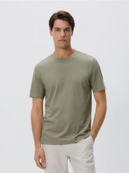 T-shirt regular z merceryzowaną bawełną - jasnozielony. Zielone t-shirty męskie Reserved, l, bez wzorów, z bawełny, bez kołnierzyka. W wyprzedaży za 49.99 zł.