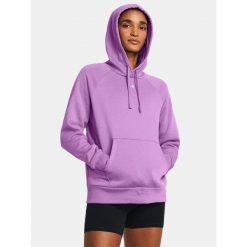 Bluza fitness damska UNDER ARMOUR Rival Fleece z kapturem. Fioletowe bluzy sportowe damskie Under Armour, bez wzorów, na fitness i siłownię. Za 340.33 zł.