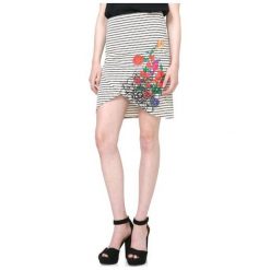 Desigual Spódnica Damska Xenia S Wielokolorowy. Spódnice damskie marki Desigual. W wyprzedaży za 157.00 zł.
