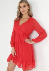 Czerwona Sukienka Pronestra. Czerwone sukienki damskie Born2be, l, bez wzorów, z materiału, eleganckie, bez kołnierzyka, bez ramiączek, mini, kopertowe. Za 109.99 zł.