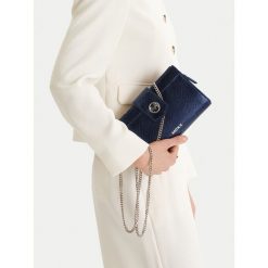 Torebka MEXX. Niebieskie kopertówki damskie Mexx, bez wzorów, bez dodatków. Za 169.99 zł.