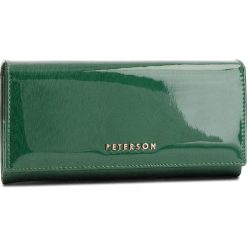 Duży Portfel Damski PETERSON - 807-14-05-13 Green. Zielone portfele damskie Peterson, z lakierowanej skóry. Za 139.00 zł.