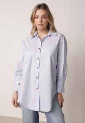 Niebieska Bawełniana Koszula Oversize z Biżuteryjnymi Guzikami Adrearina. Niebieskie bluzki damskie Born2be, l, bez wzorów, z bawełny, biznesowe, bez kołnierzyka, bez ramiączek. Za 149.99 zł.