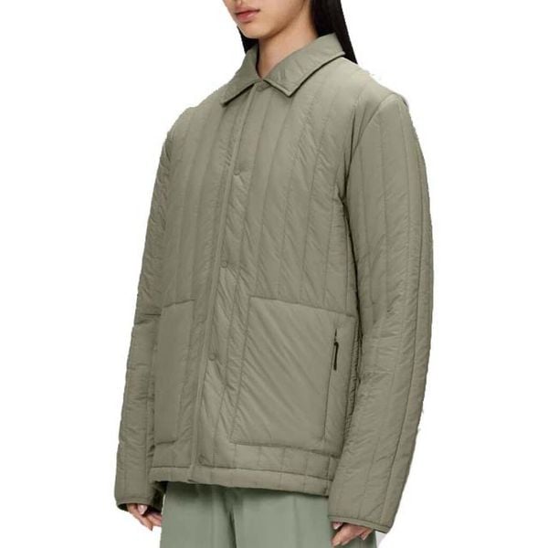 Kurtka RAINS BANJA LINER OVERSHIRT T1 Beżowy. Brązowe kurtki damskie Rains, s, bez wzorów, z tkaniny, bez kaptura. Za 274.99 zł.