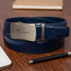 Pasek męski skórzany klamra automatyczna granatowy Beltimore A50 : Kolory - granatowy, Rozmiar pasków - r.105-120 cm. Niebieskie paski damskie bez wzorów, ze skóry, wizytowe. Za 64.90 zł.