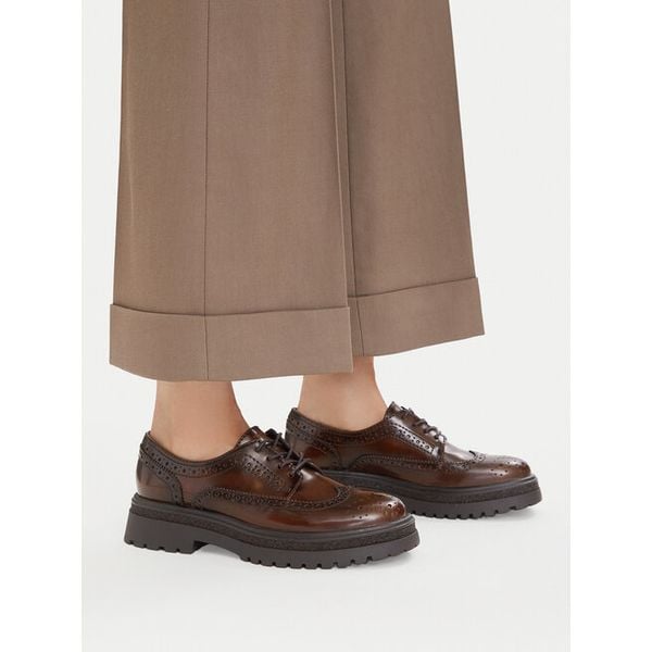 Półbuty Tamaris. Brązowe półbuty damskie Tamaris, bez wzorów, bez obcasa, bez zapięcia. Za 338.99 zł.