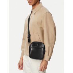 Saszetka Beverly Hills Polo Club. Czarne saszetki męskie Beverly Hills Polo Club, młodzieżowe, małe. Za 149.99 zł.