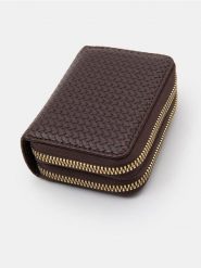 Pleciony portfel zapinany na podwójny zamek - brązowy. Brązowe portfele damskie Sinsay, bez wzorów. Za 25.99 zł.