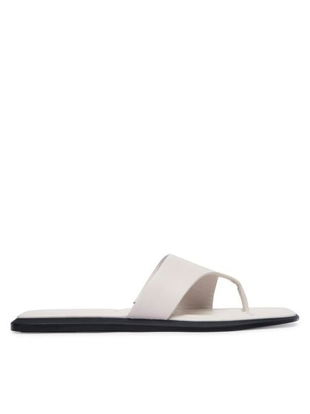 Calvin Klein Japonki HW0HW02866 Biały. Białe klapki damskie Calvin Klein, bez wzorów, bez obcasa. Za 449.99 zł.