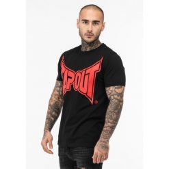 T-shirt o klasycznym kroju Tapout Logo. Czarne t-shirty męskie TAPOUT, bez wzorów, z bawełny, klasyczne, bez kołnierzyka. Za 117.00 zł.
