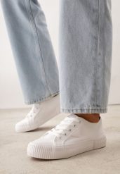 Białe Trampki VICES na Grubej Podeszwie z Tłoczeniami z Trójkątną Aplikacją Bolirea. Białe trampki i tenisówki damskie Born2be, z aplikacjami, z materiału, bez zapięcia. Za 69.99 zł.