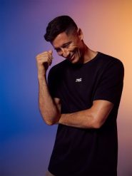 4F T-shirt regular gładki męski 4F x Robert Lewandowski - czarne L. Czarne koszulki sportowe męskie 4f, l, bez wzorów, z bawełny, biznesowe, bez kołnierzyka. Za 99.99 zł.