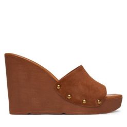 Klapki Aldo. Brązowe klapki damskie Aldo, bez wzorów, bez obcasa. Za 339.99 zł.