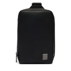 Saszetka Calvin Klein. Czarne saszetki męskie Calvin Klein, młodzieżowe, małe. Za 409.99 zł.
