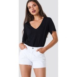 Trendyol Szorty jeansowe z surowym wykończeniem - White. Białe szorty damskie Trendyol, z jeansu. W wyprzedaży za 56.67 zł.