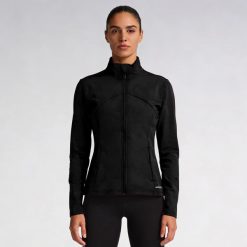 Damska kurtka Softee Fusion w kolorze czarnym. Czarne kurtki damskie Softee, m, bez wzorów, z elastanu, bez kaptura, na fitness i siłownię. Za 182.00 zł.