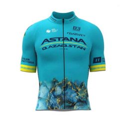 Koszulka rowerowa męska Biemme Astana. Niebieskie buty sportowe męskie Biemme, bez zapięcia, rowerowe. W wyprzedaży za 390.00 zł.