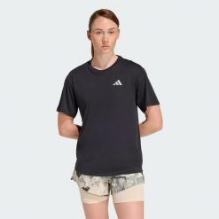 Koszulka adi365 Running Essentials. Czarne koszulki sportowe damskie Adidas, l, bez wzorów, z materiału, klasyczne, bez kołnierzyka. Za 128.60 zł.