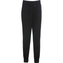 Spodnie sportowe bonprix czarny. Czarne spodnie dresowe damskie bonprix. Za 89.99 zł.