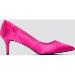 NA-KD Shoes Satynowe czółenka na średnim obcasie - Pink. Różowe czółenka damskie NA-KD Shoes, z satyny. W wyprzedaży za 48.59 zł.