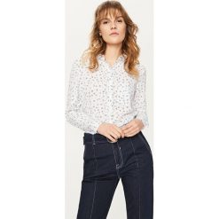 Wzorzysta koszula - Biały. Białe koszule damskie Reserved, l, bez wzorów, bez kołnierzyka, bez ramiączek. Za 79.99 zł.