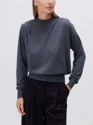 Sweter z zakładkami na ramionach - ciemnoszary. Szare swetry damskie Reserved, l, bez wzorów, z dzianiny, bez kołnierzyka, bez ramiączek, bez kaptura. W wyprzedaży za 69.99 zł.