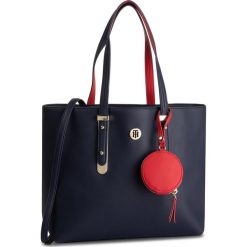Torebka TOMMY HILFIGER - Modern Hardware Med Tote AW0AW06918 413. Niebieskie torebki do ręki damskie Tommy Hilfiger, bez wzorów, ze skóry ekologicznej, klasyczne, bez dodatków. Za 749.00 zł.