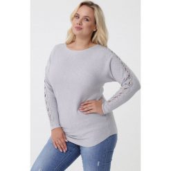 Jasnoszary Sweter Aubergine. Swetry damskie Born2be, l, z aplikacjami, glamour, bez kołnierzyka, bez ramiączek, długie, bez kaptura. Za 79.99 zł.
